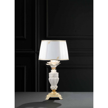 Lampe de Table en laiton doré à la feuilles d'or et porcelaine de Limoges pour hôtel ou château Design Marica